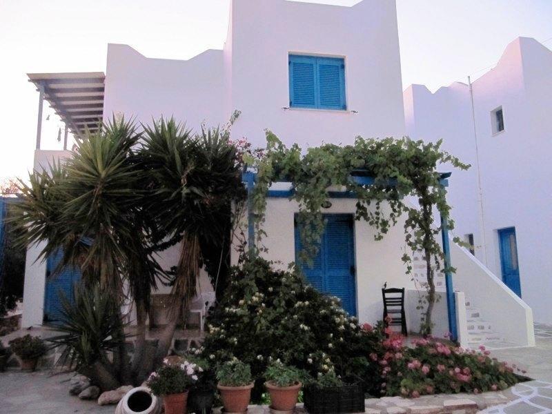 ホテル Argo Antiparos Town エクステリア 写真